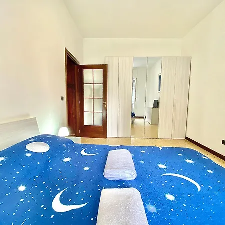 Famagosta Home, Navigli Style, accanto a Metropolitana M2 Verde, confortevole e spazioso per Gruppi o Famiglie-2
